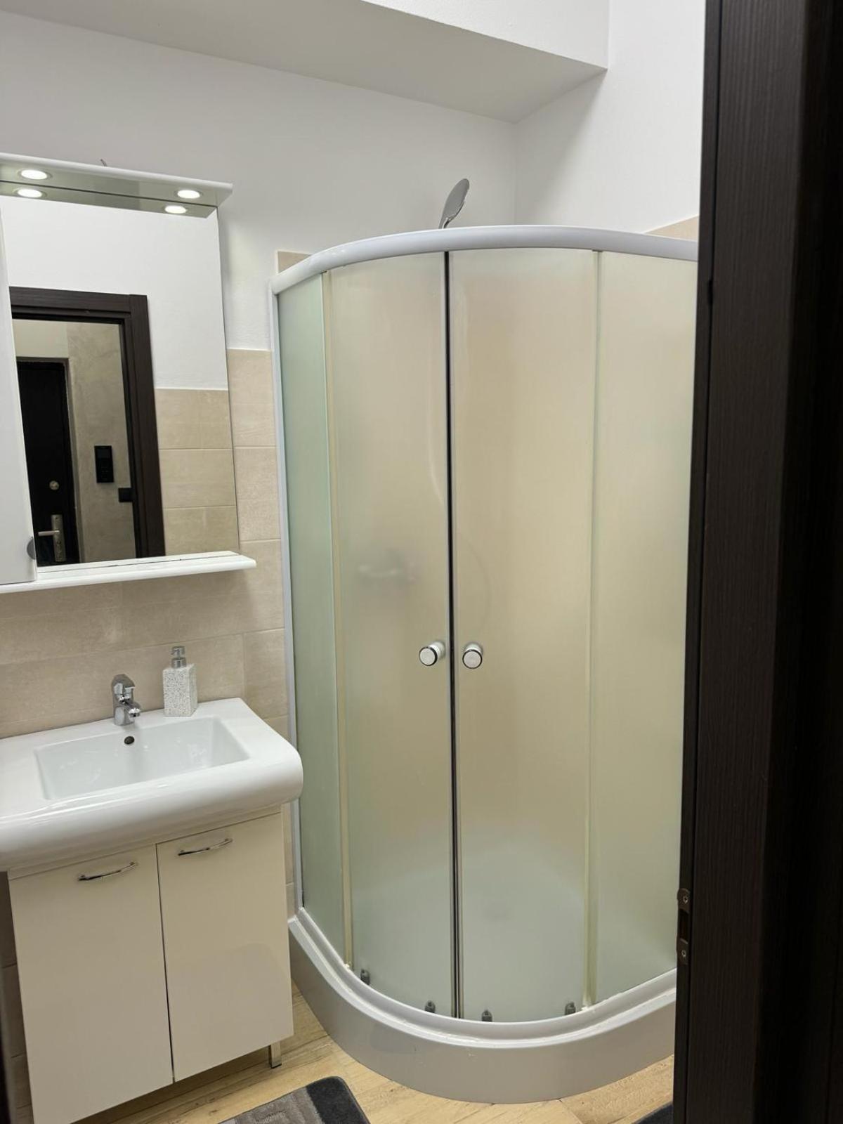 Luxury Young Residence 이아시 외부 사진