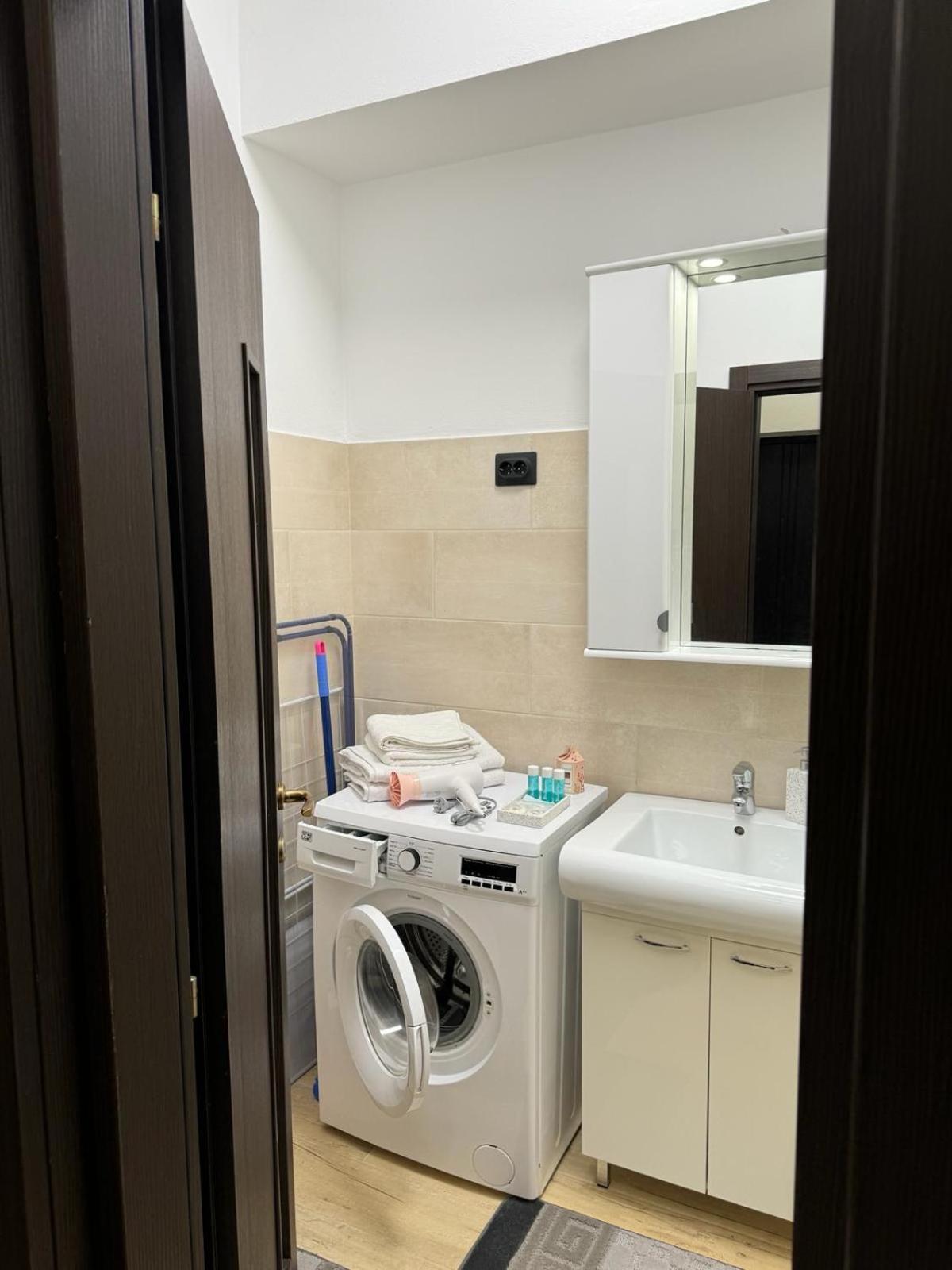 Luxury Young Residence 이아시 외부 사진