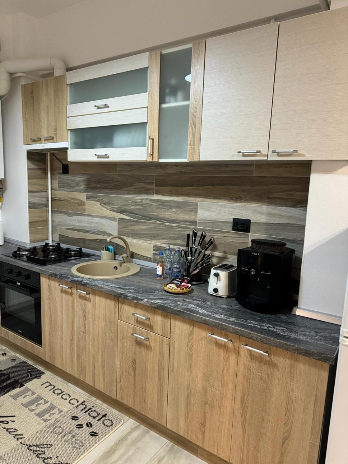 Luxury Young Residence 이아시 외부 사진